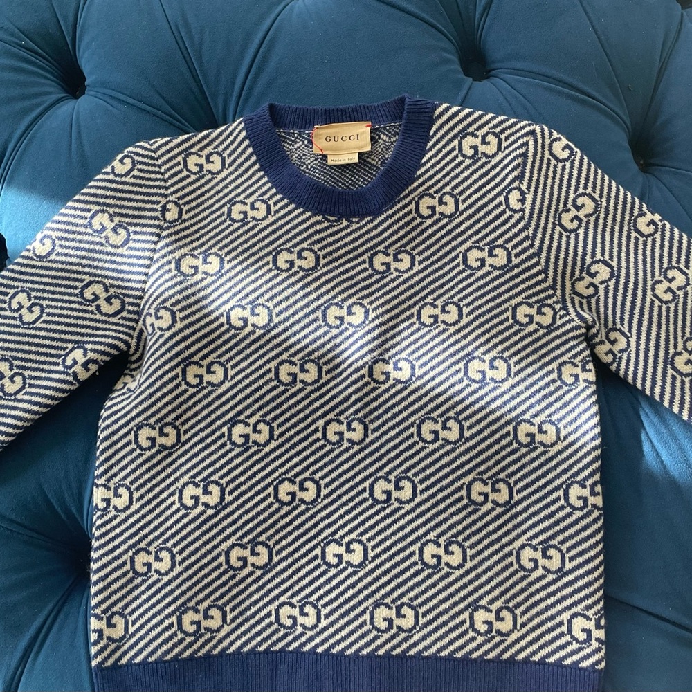 Gucci kids crewneck wool sweater size 4 & Gucci beanie size small